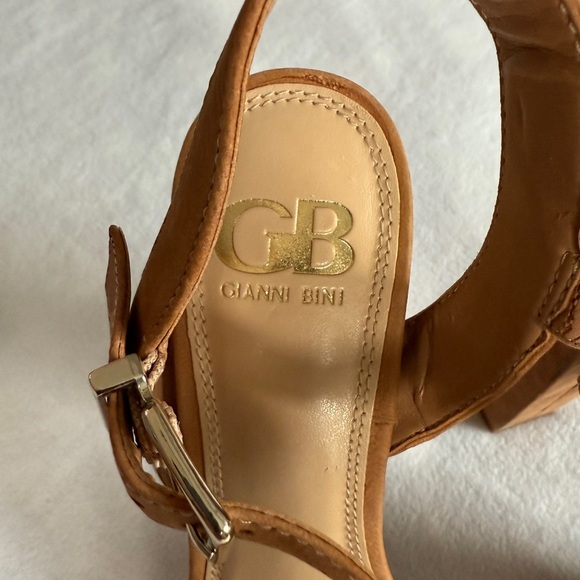 Gianni Bini Tan Strappy Heels - Size 8.5 - Picture 4 of 8
